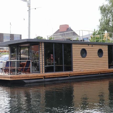 Отель Hausboot Lina In Фленсбург Экстерьер фото